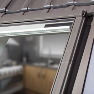 solar-verduisterend-rolgordijn-055-lichtgrijs-fakro-arf